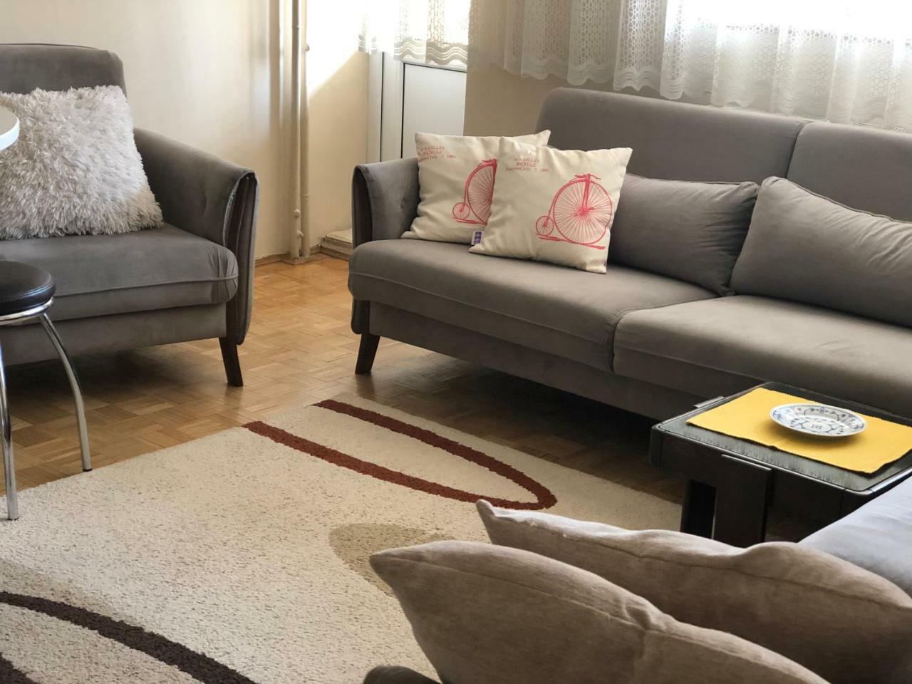 Ulpiana Apartment Пристина Екстериор снимка