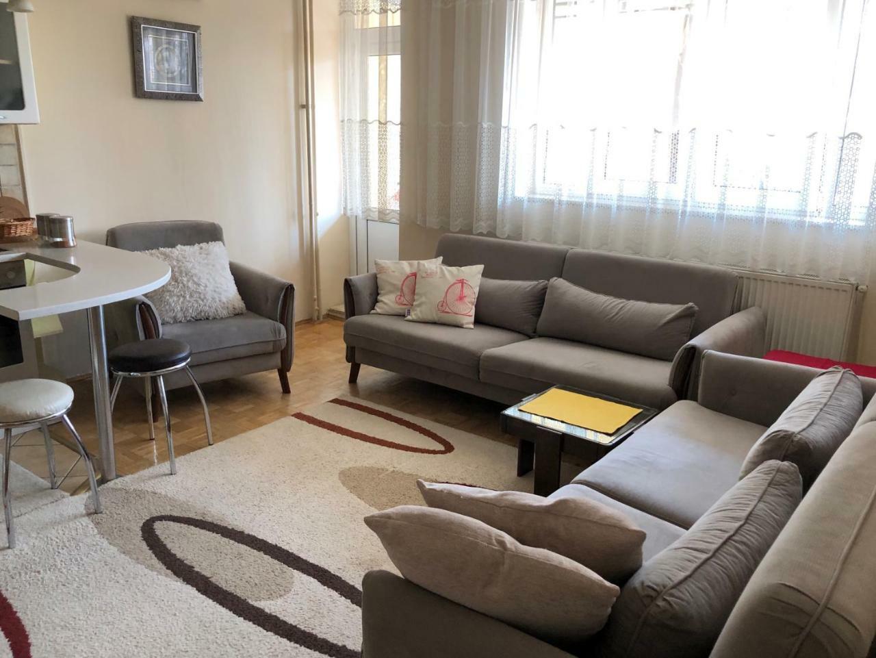 Ulpiana Apartment Пристина Екстериор снимка